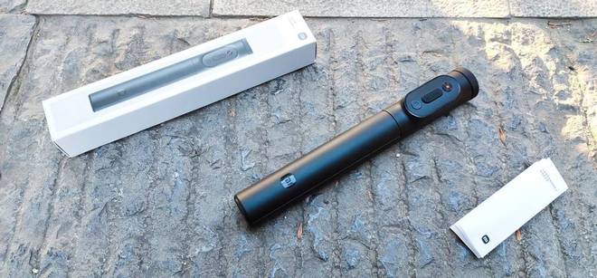 自拍杆三脚架一键变焦记录美好瞬间！m6米乐app小米变焦支架自拍杆2(图2)